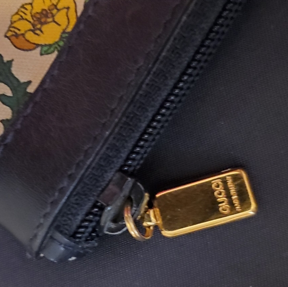 SALE ππHOST PICKππ GUCCI ACCORNERO CLUTCH, PERFECT FOR SPRING, SUMMER - Picture 2 of 15